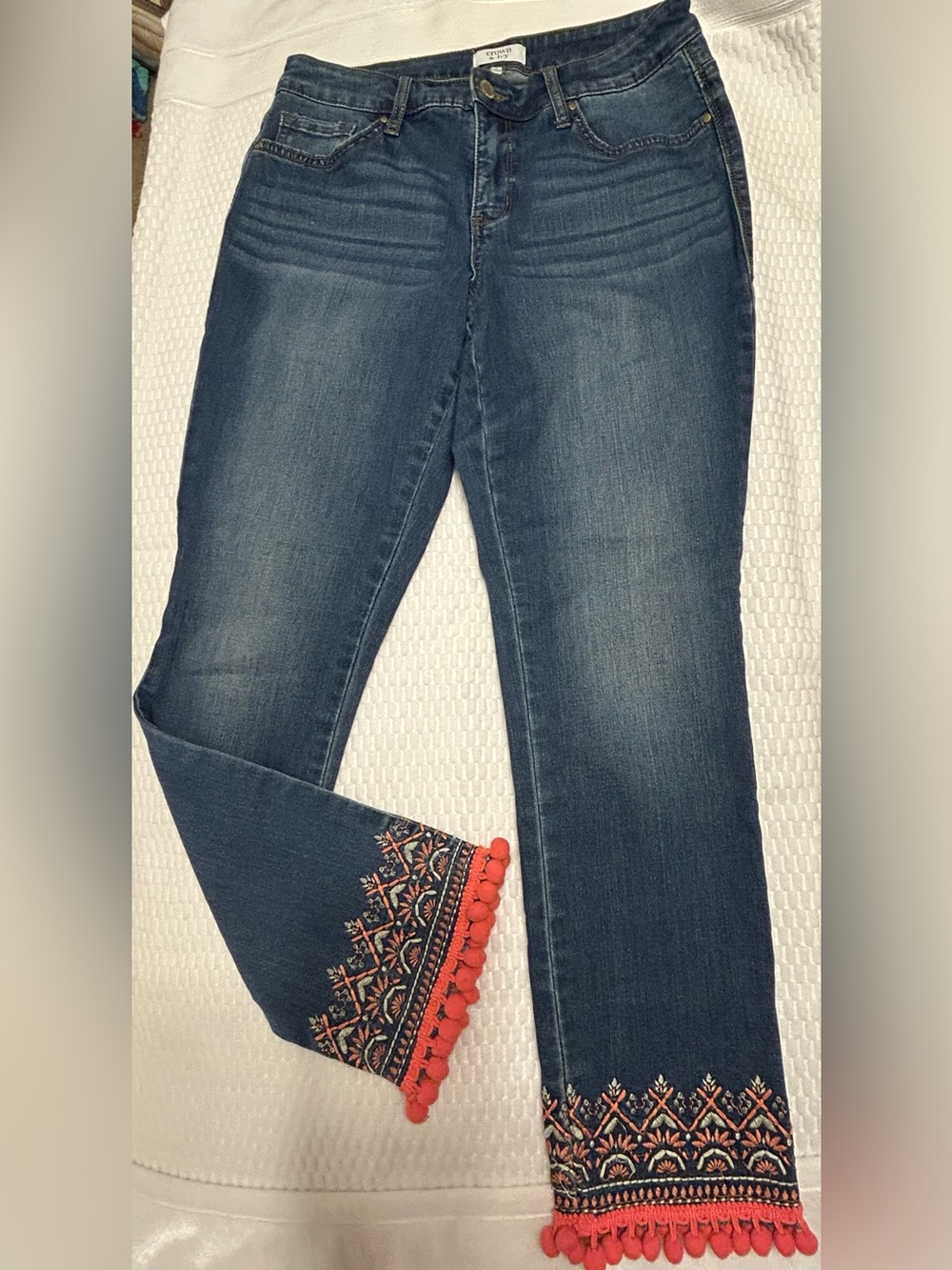 Crown & Ivy Embroidered Boho Jeans Size 8 | Pom Pom Hem | Cropped Straight Leg